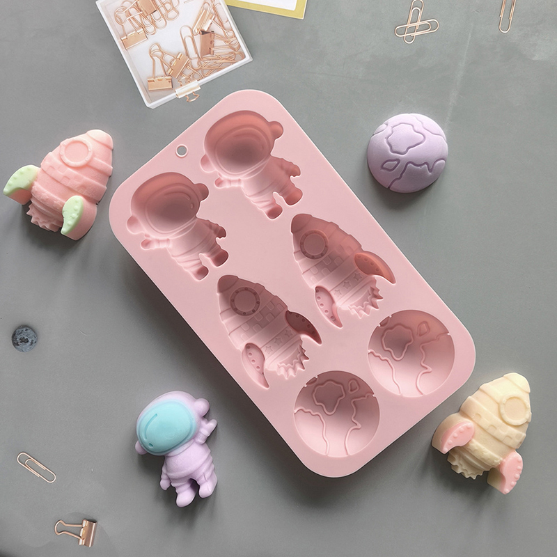 Candle Making Business - 6-hole Cartoon Astronaut Rocket Shaped Silicone